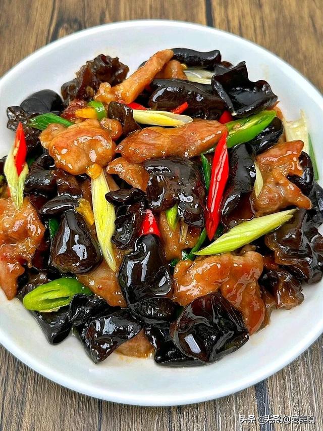 春季养生好时节，建议女人多吃“黑色食物”，滋补养血，气色好