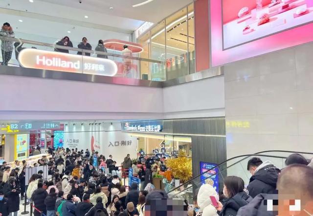 突然宣布关店205家！河南首店才开了俩月，曾大排长队一天狂卖35万元