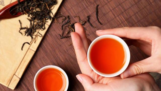 经常喝茶与经常喝白开水的人，谁的身体更健康？研究告诉你答案