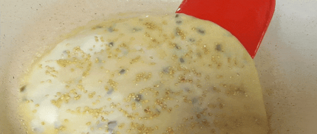 烙油饼时，最忌用烫面和凉水和面！早餐老板教我不外传技巧，柔软劲道！不油腻，凉了也不硬