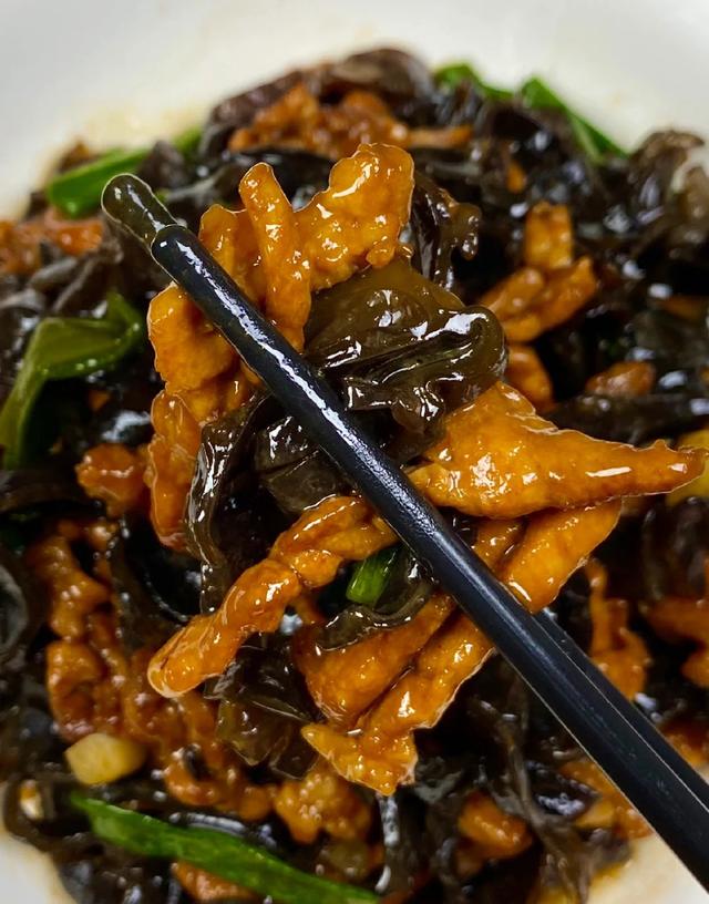 “肾强一倍，人活百岁”，中老年常吃3种养肾菜，头发黑面红润！