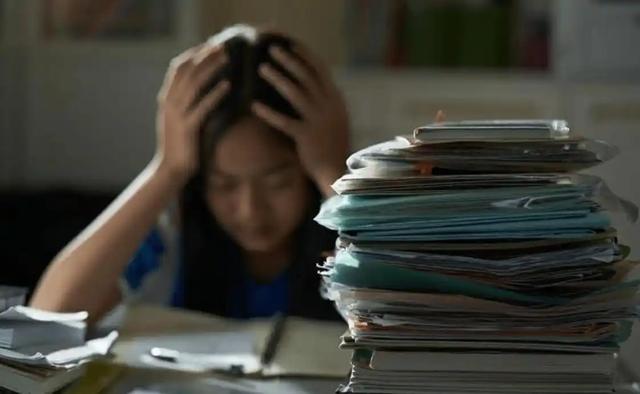 毁三观！老鼠人文化荼毒00后，追求自残式生存，许多家长一无所知