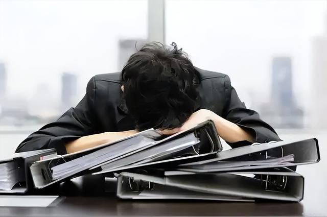 毁三观！老鼠人文化荼毒00后，追求自残式生存，许多家长一无所知