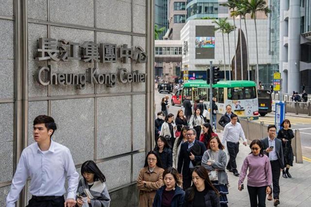 中国要求国企暂缓与李嘉诚有关联企业开展新合作，李嘉诚还在按计划推进巴拿马港口交易