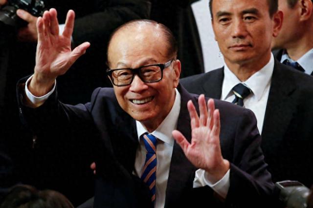 李嘉诚不听商务部劝阻，执意要卖港口，京港同时出手，大局已定？