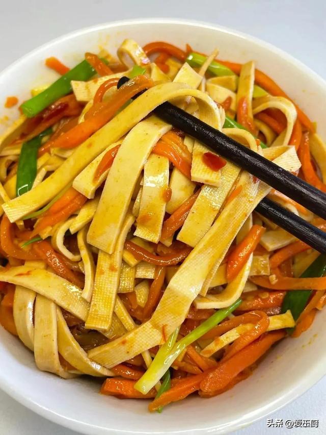 清明将至，建议：少吃萝卜土豆，多吃8样，应季新鲜，精神饱满