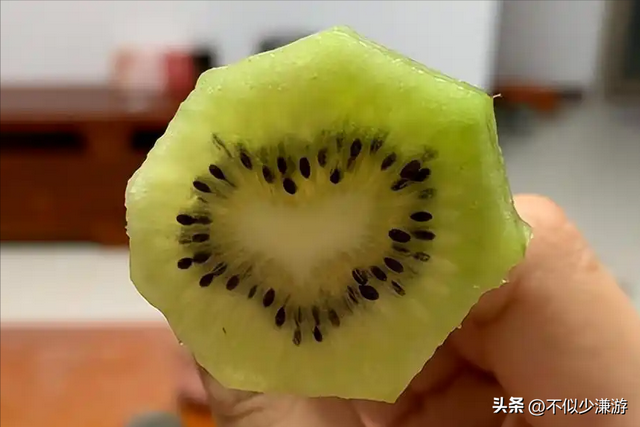 水果也塌了，央视曝光6大“水果骗局”，越看越害怕，别再踩坑了