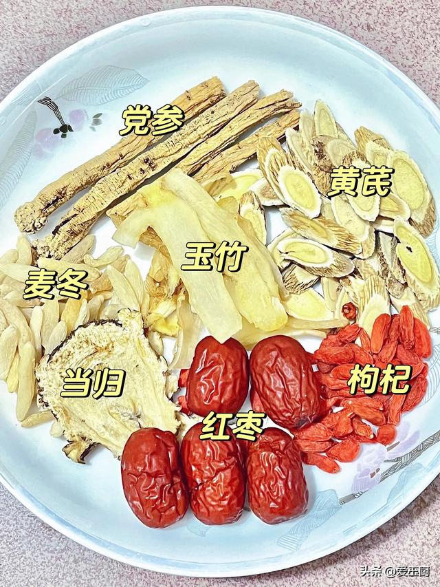 一碗胜过十只鸡！气血不好常喝“它”，一周两次，脾胃好，气血足