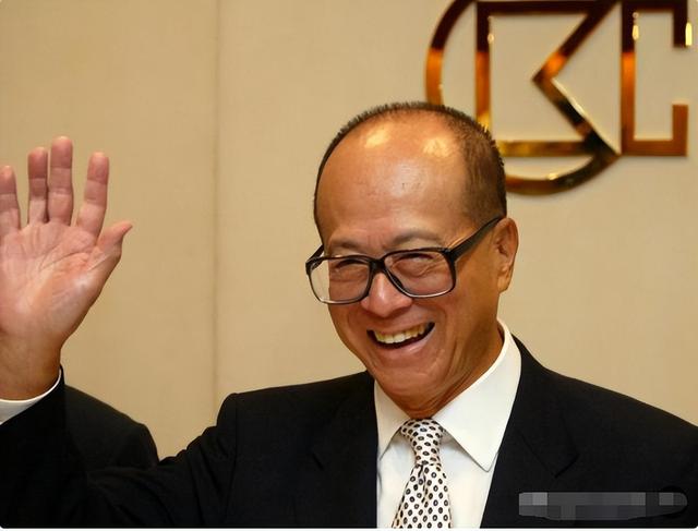 不许与李嘉诚合作，中方正式叫停？长和集团无奈表示：不会签约