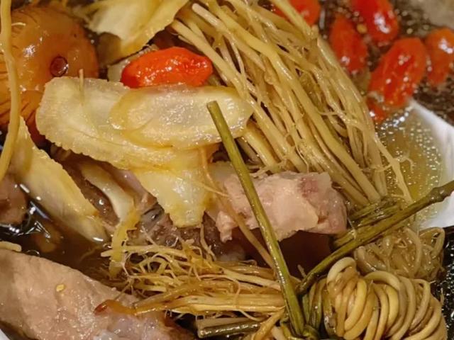 春天肝火旺，八道汤可以多喝，疏肝养肝，清除虚火，老少都爱喝