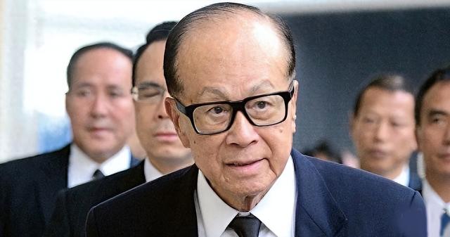 最后4天，外交部终于回应，李嘉诚结局已定，190亿美元打水漂