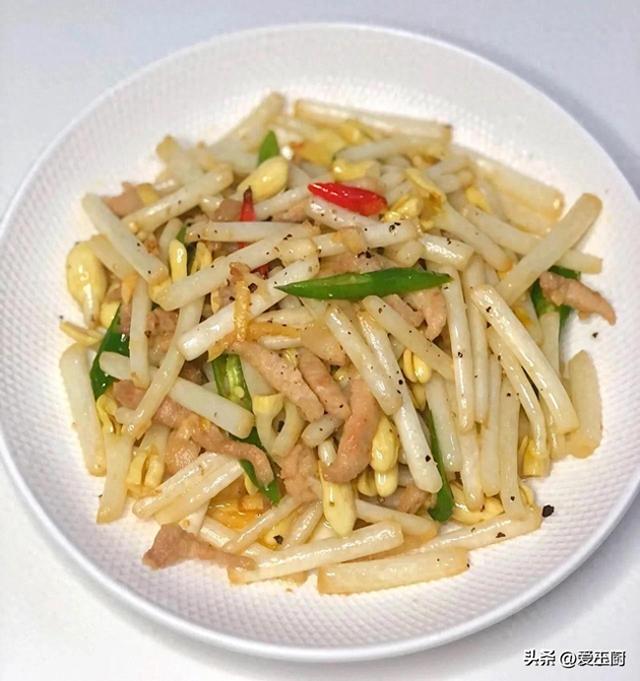 清明将至，建议多吃“三白”食物，“3白”指的啥？当季别不懂吃