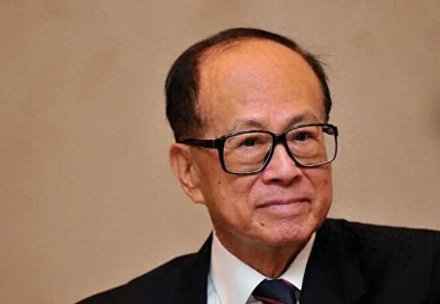 李嘉诚暂缓港口交易，还有145天议价期，过期将赔付美国巨额罚金