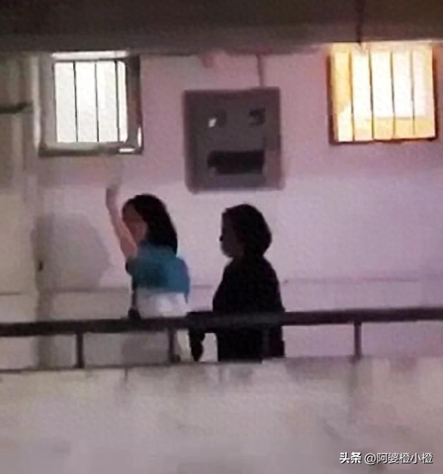 教授出轨学生后续：妻子身材纤瘦高挑，大眼睛性格豪爽，同是老师