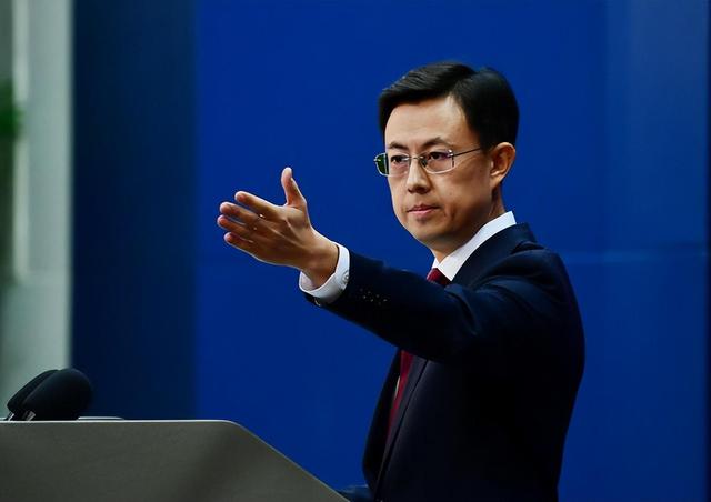 最后三天，李嘉诚仍不听劝阻，中央和港府同时行动，让其无法脱身