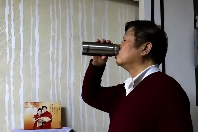 医生发现：最伤害肾脏的行为，不是憋尿！而是频繁去做这3件事