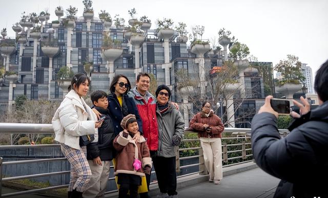 太意外！大量泰国游客涌入中国，打着旅游的"幌子"，实则另有目的
