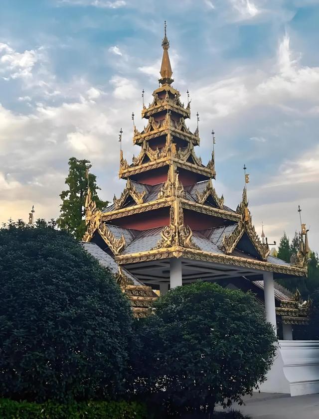 灾难！世界上最大的宫殿、缅甸末代王朝曼德勒皇宫在地震中坍塌！