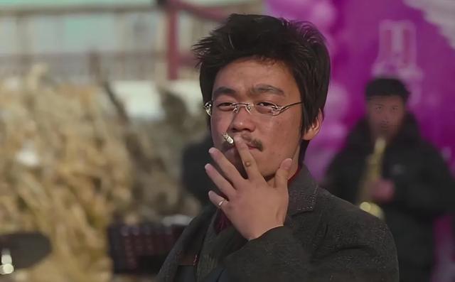 这次被央媒“点名”的王宝强，暴露真实处境，原来徐峥真的没说错