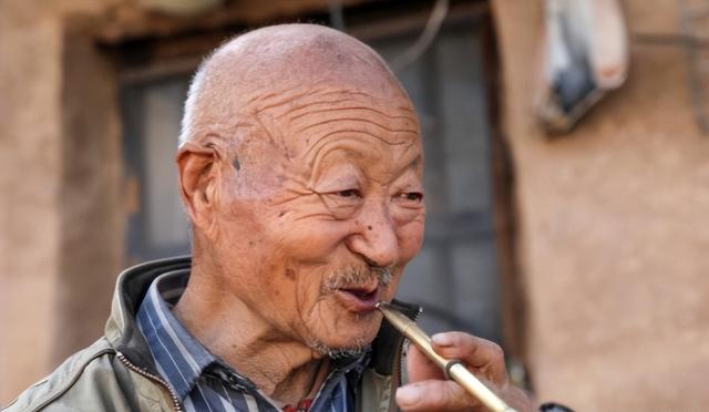 医生解剖80名肺癌死者，研究发现：患肺癌的人，有6大共性！