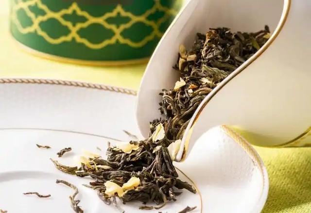 红茶和绿茶，哪个对身体更好？医生给出了答案，你喝对了吗？