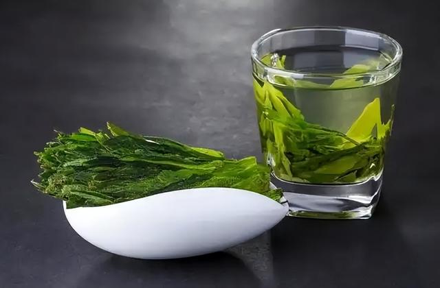 红茶和绿茶，哪个对身体更好？医生给出了答案，你喝对了吗？
