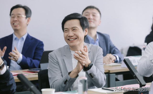 雷军的微博沦陷！从军哥变成讨伐的声音，舆论压力来的太快