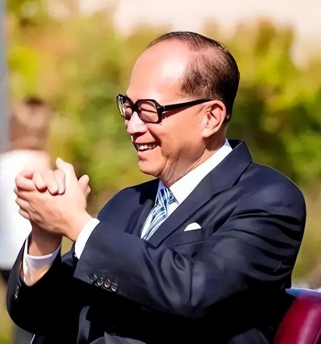 最后期限，外交部终于回应，李嘉诚结局已定，190亿美元打水漂
