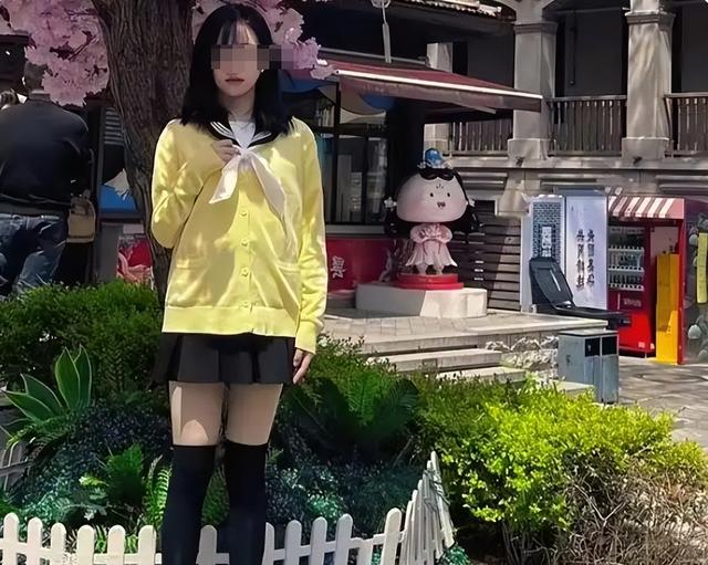 小米SU7后续：女主更多照片曝光，男友晒生前最后聊天记录，泪目
