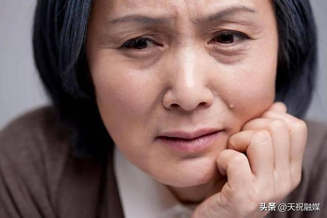 眼睛是“脑梗”的放大镜？医生说：眼睛若有这4个异常，及时就医
