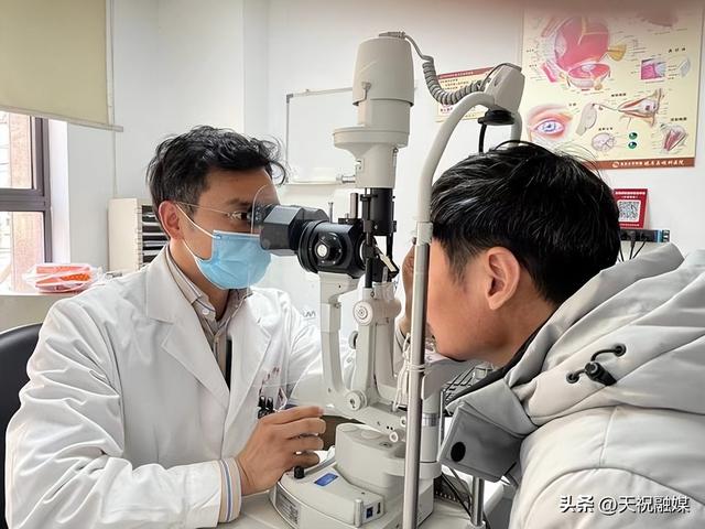 眼睛是“脑梗”的放大镜？医生说：眼睛若有这4个异常，及时就医
