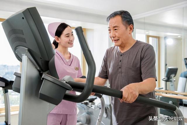 眼睛是“脑梗”的放大镜？医生说：眼睛若有这4个异常，及时就医