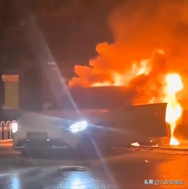 小米SU7男友曝光聊天记录！内容揪心又冷漠，原来一切都有迹可循