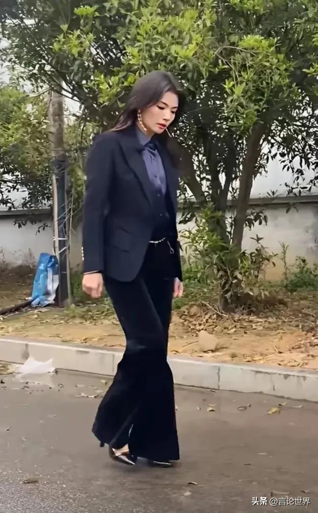 47岁的刘涛被偶遇，真实颜值就是这样，没有网上说的那么美丽