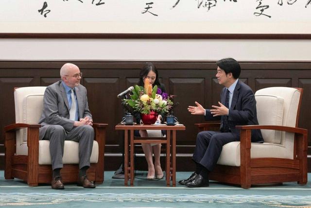 大陆收兵不到24小时，特朗普转变
对台湾称呼，两岸统一
时刻将至？