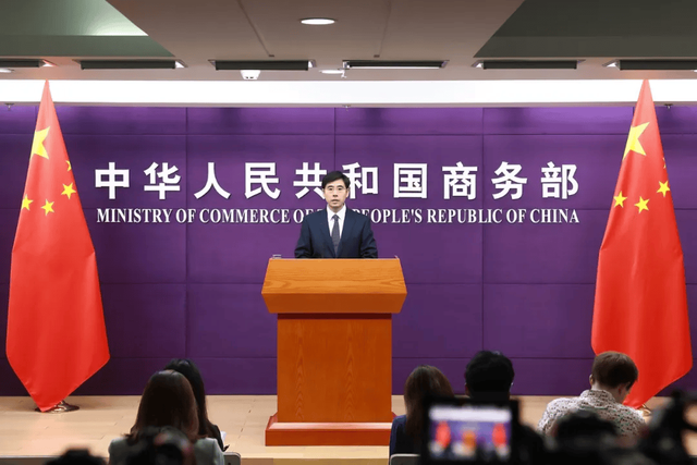 中美没有谈拢，人民日报送出4句话，特朗普口风变了，对华开条件