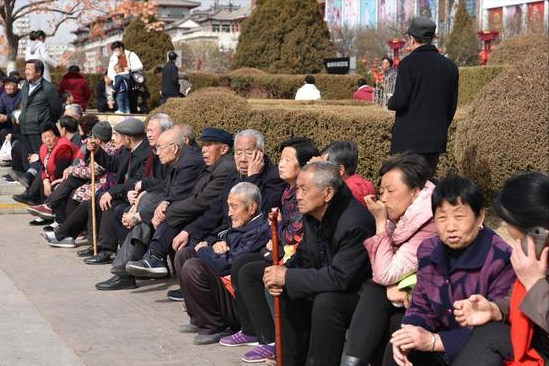 人不会无缘无故患老年痴呆！医生发明
：得老年痴呆，离不开这4点