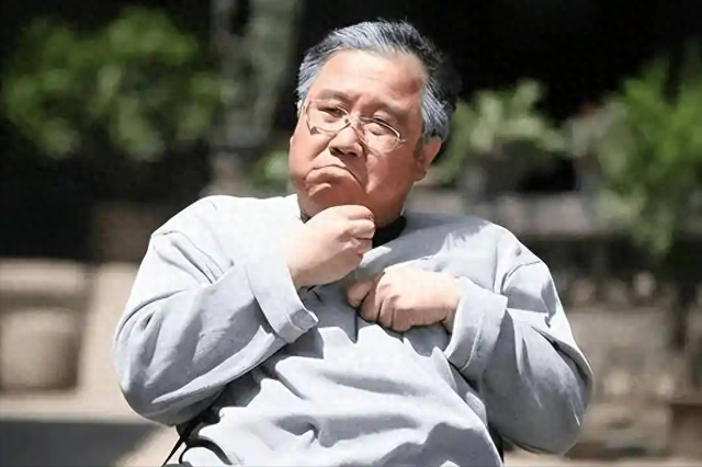 人不会无缘无故患老年痴呆！医生发明
：得老年痴呆，离不开这4点
