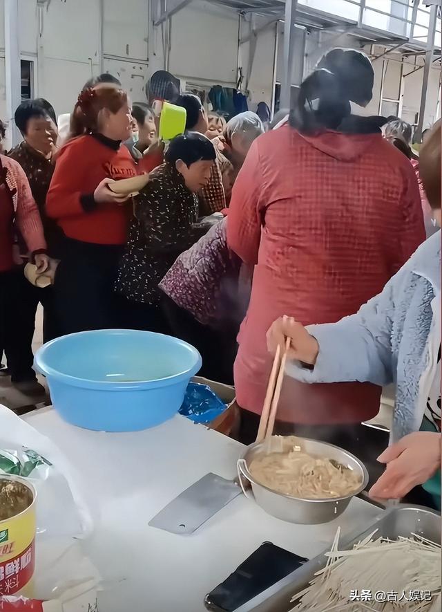 刷爆热搜的“浙江采茶女”变乱，曝光了当下社会多少高高在上的人