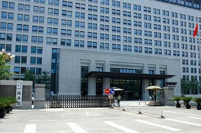 中方反制结果明显
，特朗普改口要跟中国谈判，160国接到中国通知