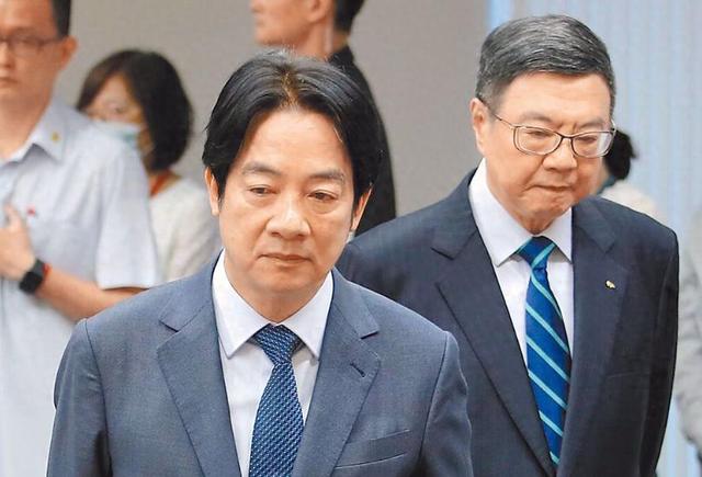 年夜
陆收兵不到24小时，特朗普改变对台湾称谓，两岸统一时候将至？