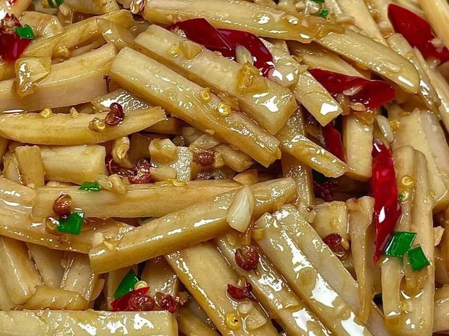 春天，八道素菜可以多吃，补充炊事
纤维和维生素，加强体质抗衰老