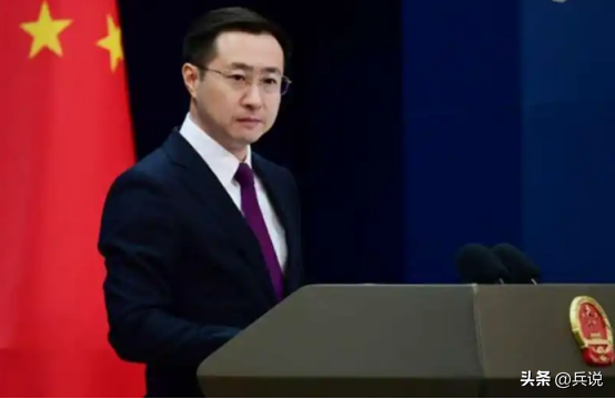 中方复兴奉陪到底，特朗普态度变了，24小时不到，对华开两道后门