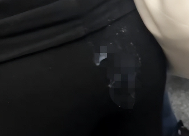 男子地铁上弄女子一裤子后续！同事炸窝了，曝妻子颜值秒杀全列车