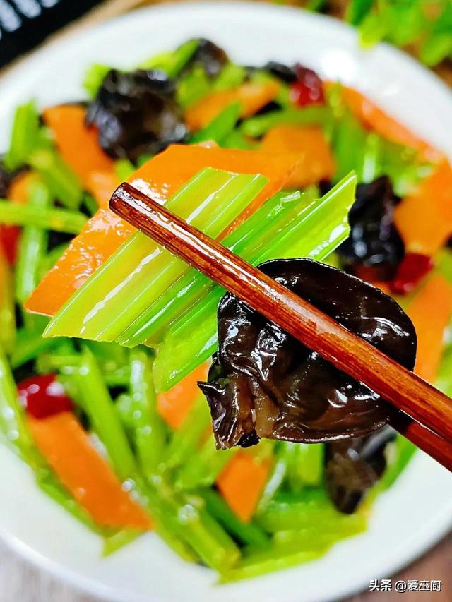 “春养肝，睡得喷鼻
”，春天里常吃8道菜，排除垃圾，身材好