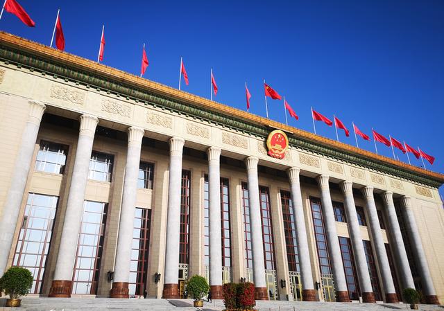 奖励75国，对华立刻实行125%关税！特朗普换了打法，想要孤立中国