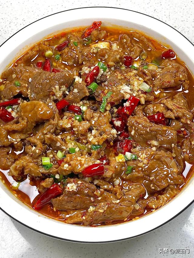 女人要多吃这几样，肤白饱满
，吃对你就是女神