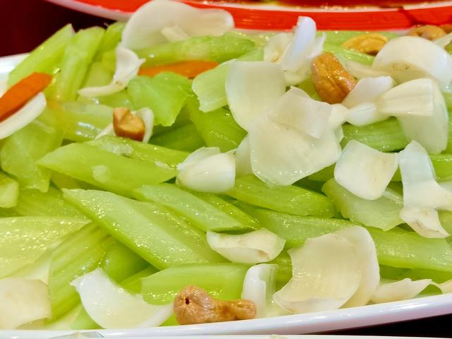 4种青菜是“催屎之王”，常吃便便顺畅，肠道舒服了，身材自然好