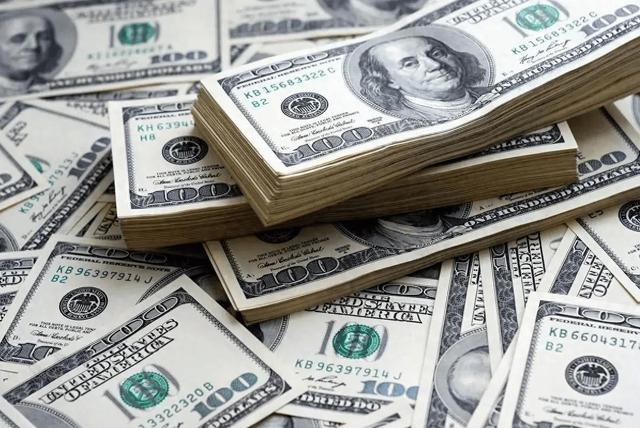 104%关税落地！不到24小时，29万亿美债暴雷，特朗普对华转变
立场
