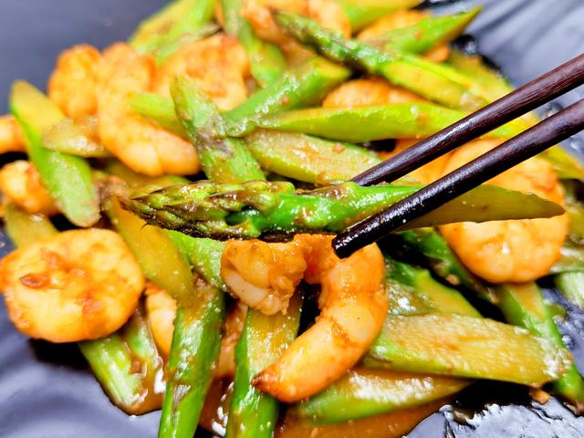 明朗后养肝黄金期，多吃4种“养肝菜”，养好肝，气血足，显年轻